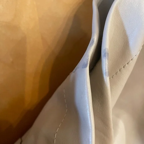 Coach Carly Bag: White and Brown Women's Bag. Used. - Picture 7 of 13